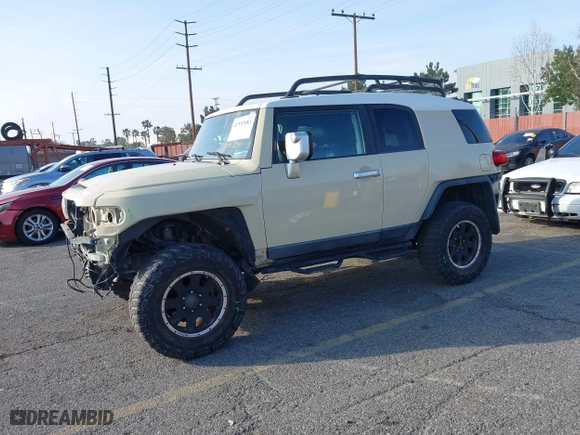2008 Toyota FJ Cruiser with VIN JTEBU11F38K004223, listed as a IAAI auction lot 41592683 with 165,170 mi miles. Bid and sale history available at carsss.com. Image 22.