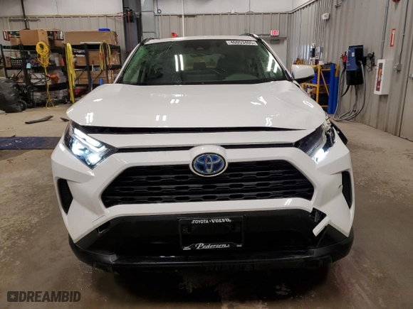 2022 Toyota RAV4 Hybrid XLE with VIN JTMRWRFV0ND140546, listed as a Copart auction lot 46053405 with 26,011 mi miles and Salvage Title. Bid and sale history available at carsss.com. Image 5.