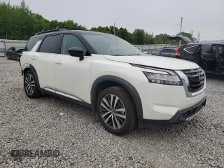 2022 Nissan Pathfinder Platinum z VIN 5N1DR3DH8NC206161, wystawiony jako Copart lot #53749485 z przebiegiem 54 429 mil mil oraz Szkoda całkowita • Salvage title. Historia ofert i sprzedaży dostępna na DreamBid. Obrazek 4.