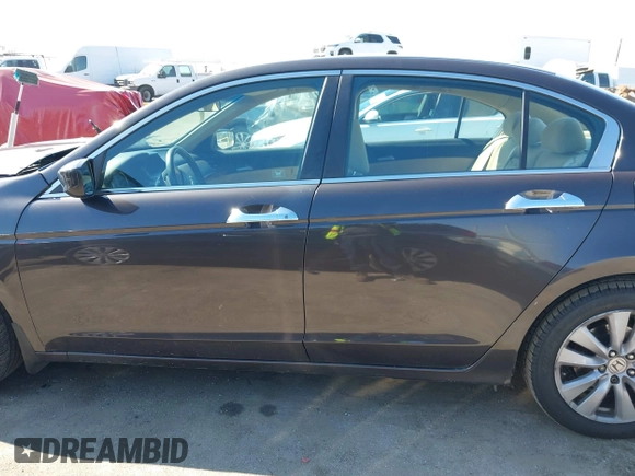 2011 Honda Accord EX z VIN 1HGCP3F78BA015858, wystawiony jako IAAI lot #41549844 z przebiegiem 121 457 mil mil oraz . Historia ofert i sprzedaży dostępna na DreamBid. Obrazek 14.