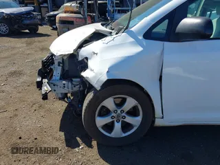 2012 Toyota Sienna with VIN 5TDZK3DC7CS203993, listed as a IAAI auction lot 41130289 with 177,059 mi miles. Bid and sale history available at carsss.com. Image 18.