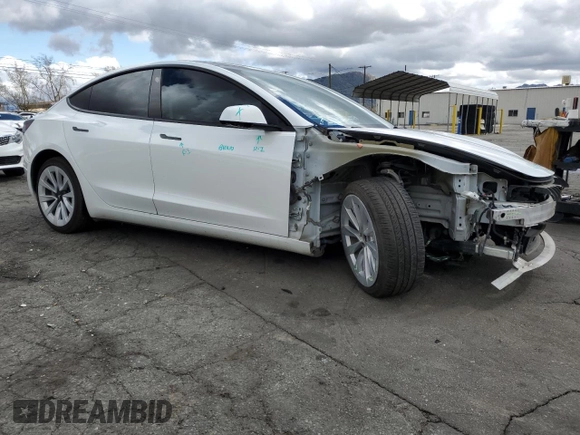 2022 Tesla Model 3 Long Range z VIN 5YJ3E1EB7NF365962, wystawiony jako Copart lot #48601865 z przebiegiem 121 541 mil mil oraz Szkoda całkowita • Salvage title. Historia ofert i sprzedaży dostępna na DreamBid. Obrazek 4.
