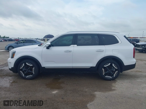 2024 Kia Telluride S with VIN 5XYP64GC2RG515044, listed as a IAAI auction lot 42345367 with 7,981 mi miles and . Bid and sale history available at DreamBid. Image 14.