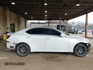 2009 Lexus IS 250 z VIN JTHCK262395031561, wystawiony jako IAAI lot #41975402 z przebiegiem 200 779 mil mil oraz . Historia ofert i sprzedaży dostępna na DreamBid. Obrazek 14.