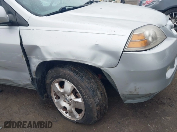2004 Acura MDX with VIN 2HNYD18244H541101, listed as a IAAI auction lot 41211015 with 226,112 mi miles. Bid and sale history available at carsss.com. Image 6.