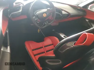 2024 Ferrari SF90 z VIN ZFF96NMAXR0307213, wystawiony jako Copart lot #74306594 z przebiegiem Nie podano mil oraz Nie do naprawy. Historia ofert i sprzedaży dostępna na DreamBid. Obrazek 8.