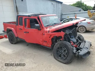 2022 Jeep Gladiator Texas Trail with VIN 1C6HJTAGXNL135397, listed as a Copart auction lot 59975665 with 111,849 mi miles and Non repairable. Bid and sale history available at DreamBid. Image 4.