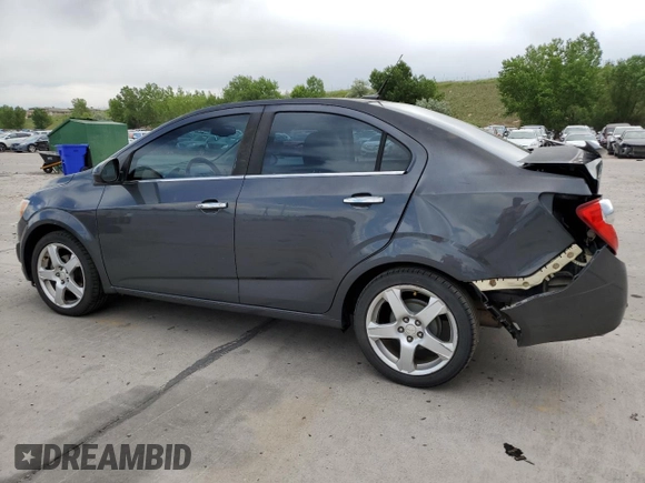 2013 Chevrolet Sonic LTZ z VIN 1G1JE5SH0D4102525, wystawiony jako Copart lot #60976595 z przebiegiem 138 420 mil mil oraz Szkoda całkowita • Salvage title. Historia ofert i sprzedaży dostępna na DreamBid. Obrazek 2.