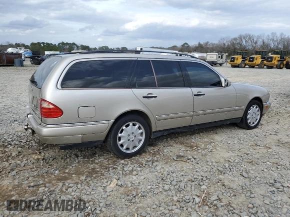 1998 Mercedes-Benz E-Class with VIN WDBJH65F7WA546101, listed as a Copart auction lot 47098945 with 227,453 mi miles and Salvage Title. Bid and sale history available at carsss.com. Image 3.