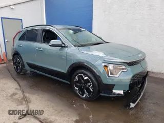 2024 Kia Niro Wind with VIN KNDCR3L13R5111750, listed as a Copart auction lot 72630924 with 8,709 mi miles and Clean Title. Bid and sale history available at DreamBid. Image 4.