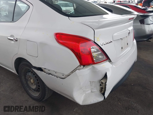 2019 Nissan Versa SV z VIN 3N1CN7AP1KL838940, wystawiony jako IAAI lot #42191914 z przebiegiem 72 374 mil mil oraz . Historia ofert i sprzedaży dostępna na DreamBid. Obrazek 6.