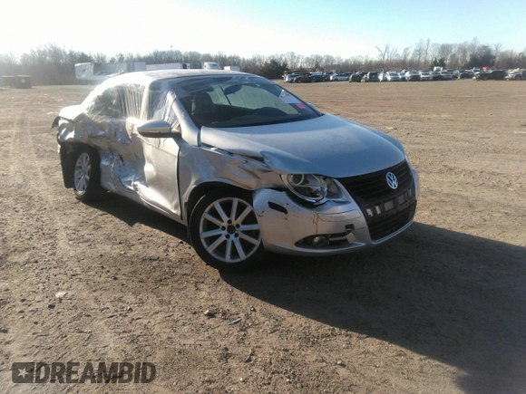 2010 Volkswagen Eos Komfort с VIN WVWBA7AH1AV023634, выставлен на аукционе IAAI как лот 40635291 с пробегом 42 152 миль миль и . История ставок и продаж доступна на DreamBid. Изображение 1.