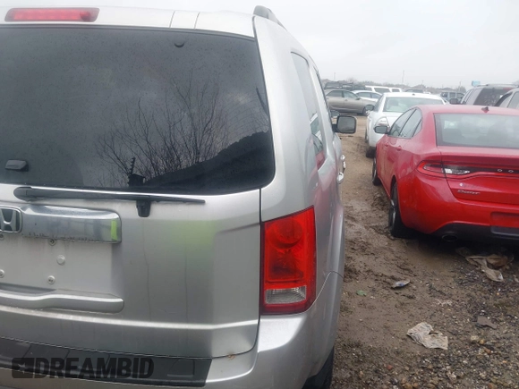 2010 Honda Pilot EX with VIN 5FNYF3H4XAB012959, listed as a IAAI auction lot 41426178 with 231,147 mi miles and . Bid and sale history available at carsss.com. Image 4.