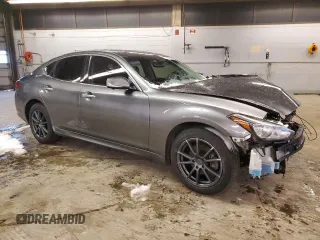 2015 Infiniti Q70 z VIN JN1BY1AR1FM560117, wystawiony jako Copart lot #81796594 z przebiegiem 87 093 mil mil oraz Szkody całkowita. Historia ofert i sprzedaży dostępna na DreamBid. Obrazek 4.