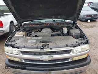 2005 Chevrolet Tahoe Z71 z VIN 1GNEC13T05R232584, wystawiony jako IAAI lot #42478633 z przebiegiem Nie podano mil oraz . Historia ofert i sprzedaży dostępna na DreamBid. Obrazek 10.