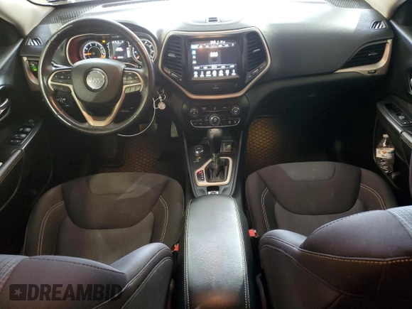 2015 Jeep Cherokee Latitude z VIN 1C4PJMCB1FW630468, wystawiony jako Copart lot #53066305 z przebiegiem 103 260 mil mil oraz Szkoda całkowita • Salvage title. Historia ofert i sprzedaży dostępna na DreamBid. Obrazek 8.