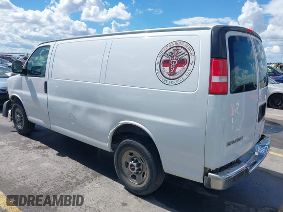 2017 GMC Savana Cargo Van with VIN 1GTW7AFF1H1913587, listed as a IAAI auction lot 40216941 with 269,708 mi miles. Bid and sale history available at carsss.com. Image 3.