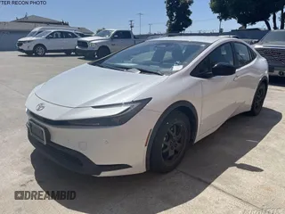 2023 Toyota Prius LE z VIN JTDACAAU1P3001962, wystawiony jako IAAI lot #42424037 z przebiegiem 23 945 mil mil oraz . Historia ofert i sprzedaży dostępna na DreamBid. Obrazek 7.