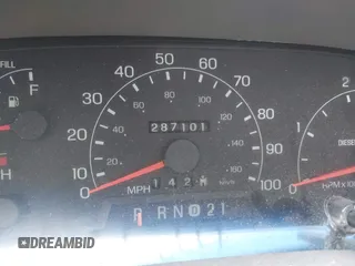 2000 Ford F-350 XL z VIN 1FTSW31FXYEE19158, wystawiony jako IAAI lot #41882378 z przebiegiem 287 101 mil mil oraz . Historia ofert i sprzedaży dostępna na DreamBid. Obrazek 7.