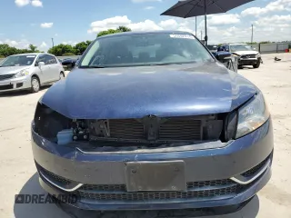 2014 Volkswagen Passat SE z VIN 1VWBS7A39EC065372, wystawiony jako Copart lot #56692415 z przebiegiem 83 257 mil mil oraz Szkoda całkowita • Salvage title. Historia ofert i sprzedaży dostępna na DreamBid. Obrazek 5.