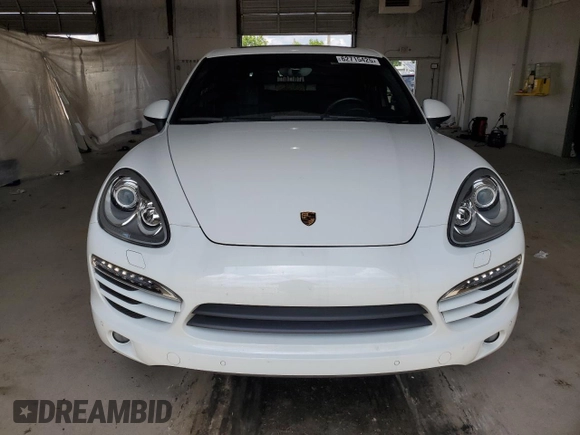 2014 Porsche Cayenne with VIN WP1AA2A29ELA96180, listed as a Copart auction lot 62715425 with 45,022 mi miles and Salvage title. Bid and sale history available at DreamBid. Image 5.