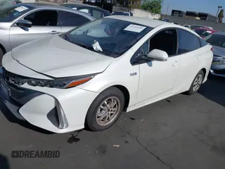 2017 Toyota Prius Plus z VIN JTDKARFP5H3054435, wystawiony jako IAAI lot #42316988 z przebiegiem 82 036 mil mil oraz . Historia ofert i sprzedaży dostępna na DreamBid. Obrazek 18.