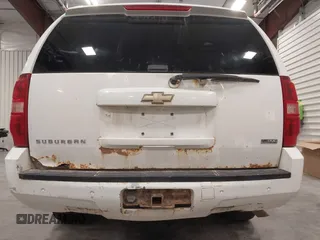 2008 Chevrolet Suburban Commercial with VIN 1GNFK16348J196002, listed as a IAAI auction lot 41378119 with 287,078 mi miles. Bid and sale history available at carsss.com. Image 15.