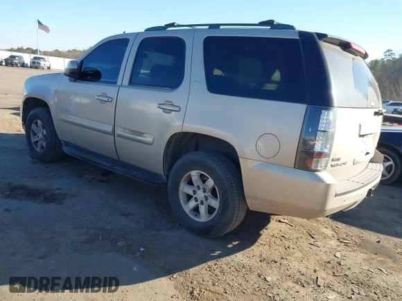 2007 GMC Yukon SLT with VIN 1GKFK13067J382064, listed as a IAAI auction lot 41371965 with 260,205 mi miles. Bid and sale history available at carsss.com. Image 3.