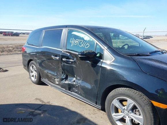 2018 Honda Odyssey EX-L with VIN 5FNRL6H73JB039428, listed as a IAAI auction lot 41813110 with 132,894 mi miles. Bid and sale history available at carsss.com. Image 6.