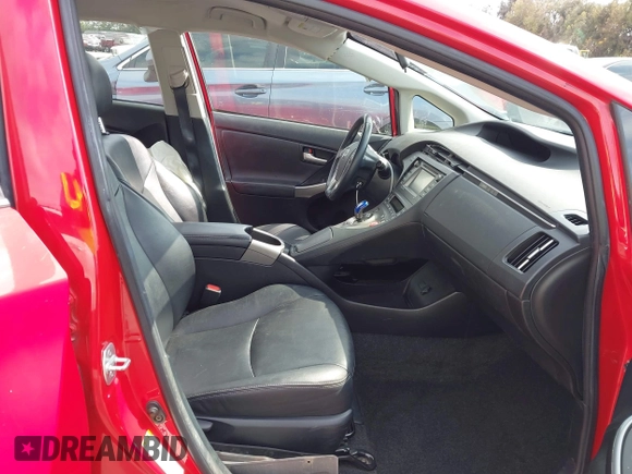 2015 Toyota Prius Four with VIN JTDKN3DU9F0400107, listed as a IAAI auction lot 42068273 with 100,915 mi miles. Bid and sale history available at carsss.com. Image 5.