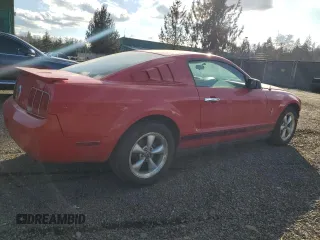 2008 Ford Mustang Deluxe z VIN 1ZVHT80NX85126043, wystawiony jako Copart lot #47953715 z przebiegiem 213 529 mil mil oraz Szkoda całkowita • Salvage title. Historia ofert i sprzedaży dostępna na DreamBid. Obrazek 3.