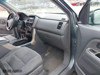 2006 Honda Pilot EX with VIN 2HKYF18486H529772, listed as a IAAI auction lot 41942985 with 182,872 mi miles. Bid and sale history available at carsss.com. Image 5.
