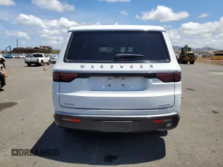 2022 Jeep Wagoneer Series II z VIN 1C4SJVBTXNS211440, wystawiony jako Copart lot #65639735 z przebiegiem 26 672 mil mil oraz Czysty tytuł • Clean title. Historia ofert i sprzedaży dostępna na DreamBid. Obrazek 6.