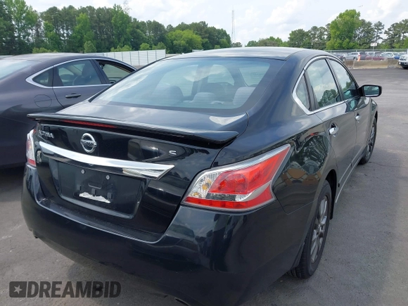 2015 Nissan Altima S z VIN 1N4AL3AP2FN405447, wystawiony jako IAAI lot #42298183 z przebiegiem 162 029 mil mil oraz . Historia ofert i sprzedaży dostępna na DreamBid. Obrazek 4.