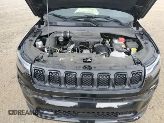 2024 Jeep Compass Latitude z VIN 3C4NJDBN4RT591517, wystawiony jako Copart lot #54611565 z przebiegiem 8 580 mil mil oraz Szkoda całkowita • Salvage title. Historia ofert i sprzedaży dostępna na DreamBid. Obrazek 12.