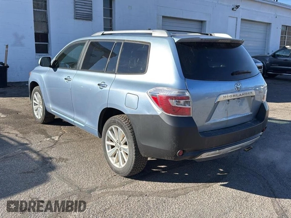 2008 Toyota Highlander Hybrid with VIN JTEEW41A782005632, listed as a Copart auction lot 84068504 with 394,338 mi miles and Clean Title. Bid and sale history available at carsss.com. Image 3.