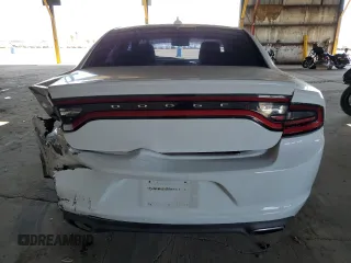 2015 Dodge Charger SXT z VIN 2C3CDXHG1FH753590, wystawiony jako Copart lot #52413725 z przebiegiem 96 409 mil mil oraz Szkoda całkowita • Salvage title. Historia ofert i sprzedaży dostępna na DreamBid. Obrazek 6.