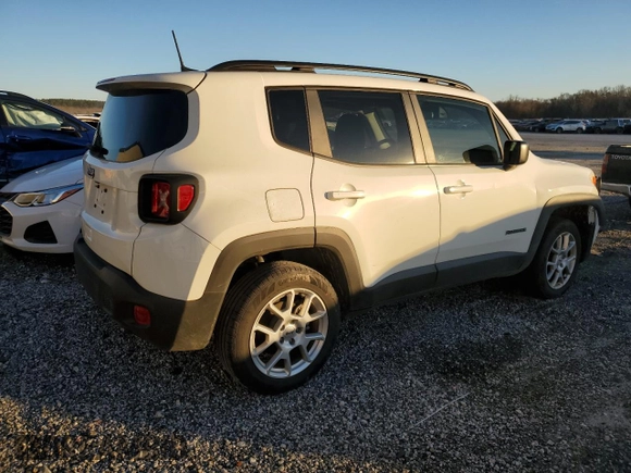 2023 Jeep Renegade Latitude with VIN ZACNJDB11PPP23194, listed as a Copart auction lot 45451995 with 7,123 mi miles and Salvage Title. Bid and sale history available at carsss.com. Image 3.