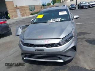 2024 Kia Forte LXS z VIN 3KPF24AD1RE748029, wystawiony jako IAAI lot #42107090 z przebiegiem 27 832 mil mil oraz . Historia ofert i sprzedaży dostępna na DreamBid. Obrazek 13.