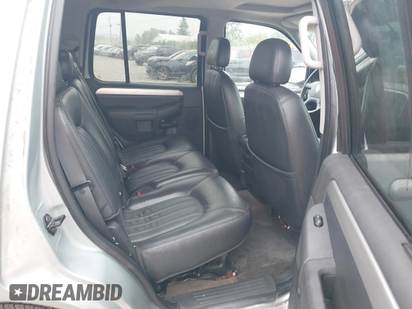 2005 Mercury Mountaineer Convenience z VIN 4M2ZU86W55UJ09781, wystawiony jako IAAI lot #42614956 z przebiegiem 102 407 mil mil oraz . Historia ofert i sprzedaży dostępna na DreamBid. Obrazek 8.
