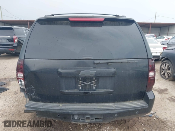 2007 Chevrolet Tahoe LTZ z VIN 1GNFK13047J377917, wystawiony jako IAAI lot #41910308 z przebiegiem 178 854 mil mil oraz . Historia ofert i sprzedaży dostępna na DreamBid. Obrazek 16.