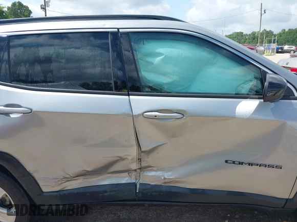 2022 Jeep Compass Latitude z VIN 3C4NJCBB7NT189257, wystawiony jako IAAI lot #42250218 z przebiegiem 13 743 mil mil oraz . Historia ofert i sprzedaży dostępna na DreamBid. Obrazek 13.