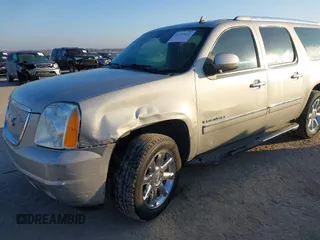 2009 GMC Denali z VIN 1GKFC062X9R274992, wystawiony jako IAAI lot #41239692 z przebiegiem 206 452 mil mil oraz . Historia ofert i sprzedaży dostępna na DreamBid. Obrazek 6.