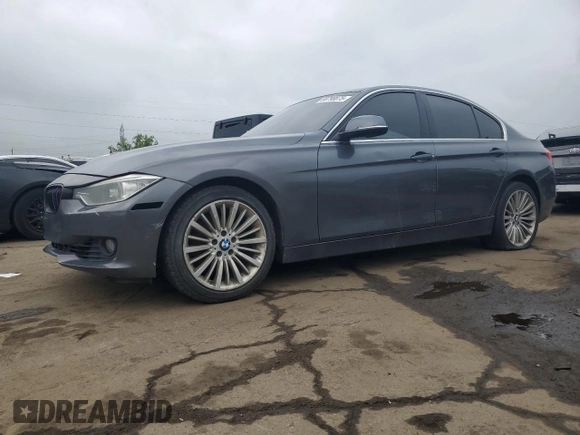 2013 BMW 3 Series 328i xDrive z VIN WBA3B3C54DF541309, wystawiony jako Copart lot #58798075 z przebiegiem 196 700 mil mil oraz Czysty tytuł • Clean title. Historia ofert i sprzedaży dostępna na DreamBid. Obrazek 1.