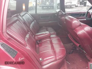 1988 Cadillac DeVille z VIN 1G6CD5159J4301436, wystawiony jako IAAI lot #42018046 z przebiegiem 227 421 mil mil oraz . Historia ofert i sprzedaży dostępna na DreamBid. Obrazek 8.