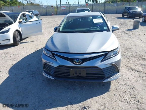 2024 Toyota Camry LE with VIN 4T1C11AK4RU194873, listed as a IAAI auction lot 40269603 with 5,619 mi miles. Bid and sale history available at carsss.com. Image 12.
