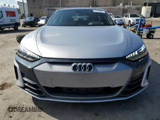 2022 Audi e-tron GT Premium Plus z VIN WAUFJBFW8N7006591, wystawiony jako Copart lot #71233664 z przebiegiem 41 317 mil mil oraz Szkody całkowita. Historia ofert i sprzedaży dostępna na DreamBid. Obrazek 5.
