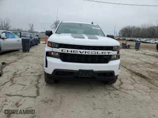 2021 Chevrolet Silverado 1500 Custom with VIN 1GCPYBEKXMZ420833, listed as a Copart auction lot 43644485 with 58,175 mi miles and Salvage Title. Bid and sale history available at carsss.com. Image 5.