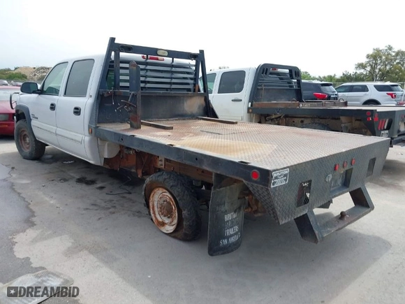 2003 Chevrolet Silverado 2500HD LS with VIN 1GCHK23193F126937, listed as a IAAI auction lot 41893874 with 260,432 mi miles. Bid and sale history available at carsss.com. Image 3.