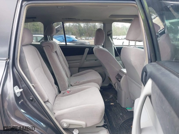 2009 Toyota Highlander with VIN JTEES41A392122086, listed as a IAAI auction lot 42029292 with 268,092 mi miles. Bid and sale history available at carsss.com. Image 8.